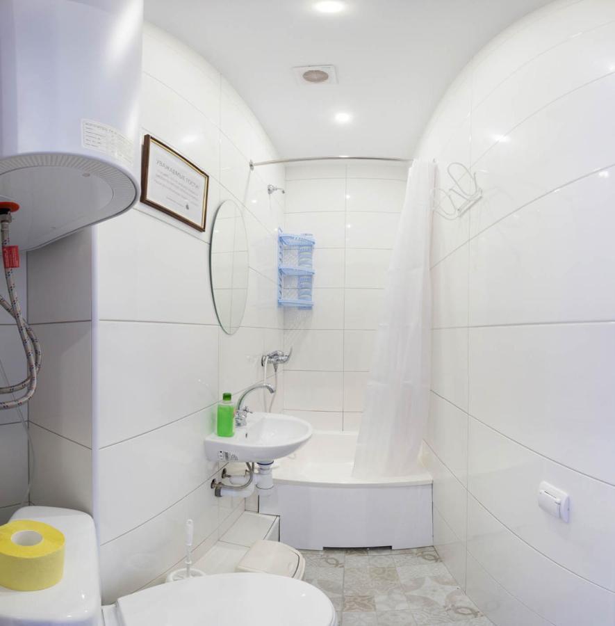 Cozy Apartment Beside Metro Yaroslava Mudroho, Universytet - Chernyshevska Str 95-6 Kharkiv Exterior photo